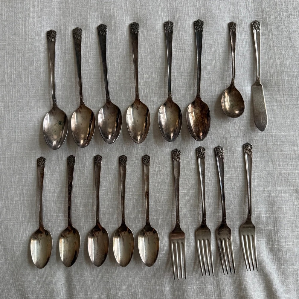 Wm Rogers & Son April Silverplate Flatware Set 16pc International‎ Silver Floral